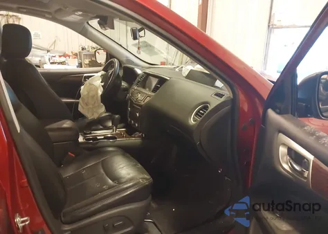 2018 Nissan Pathfinder Platinum z USA, uszkodzony, nr VIN 5N1DR2MM2JC649620